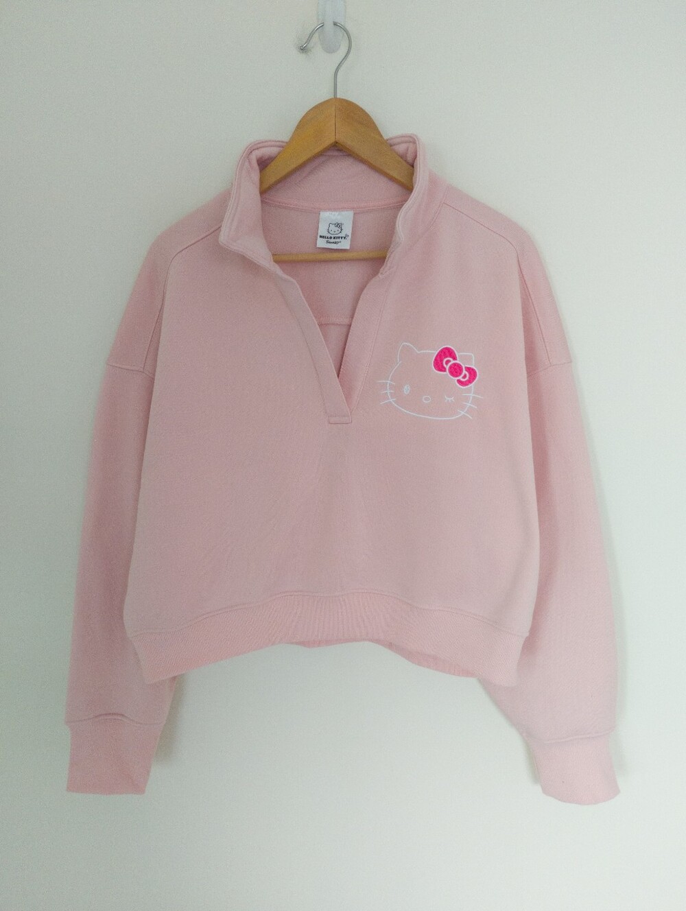 Sanrio Hello Kitty Pink Notch V-Neck Cropped Fleece Sweatshirt Size Large